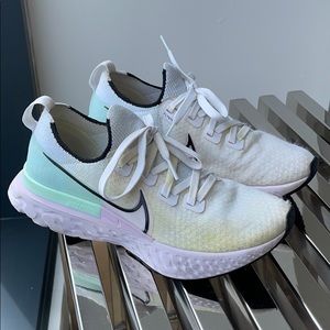 Nike Infinity react US8